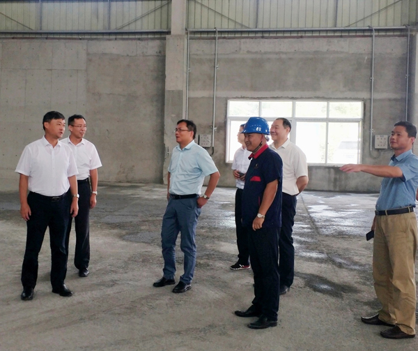 集團公司黨委委員、股份公司黨委書記、總經(jīng)理蔣培進(jìn)到矸石項目部...