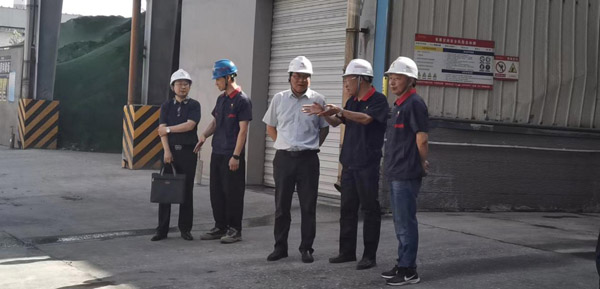 集團(tuán)公司黨委委員、股份公司黨委書記、總經(jīng)理蔣培進(jìn)到建材公司調(diào)...