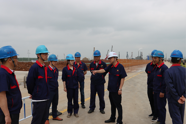 公司領(lǐng)導(dǎo)到銅基新材料項(xiàng)目調(diào)研 公司領(lǐng)導(dǎo)到銅基新材料項(xiàng)目調(diào)研